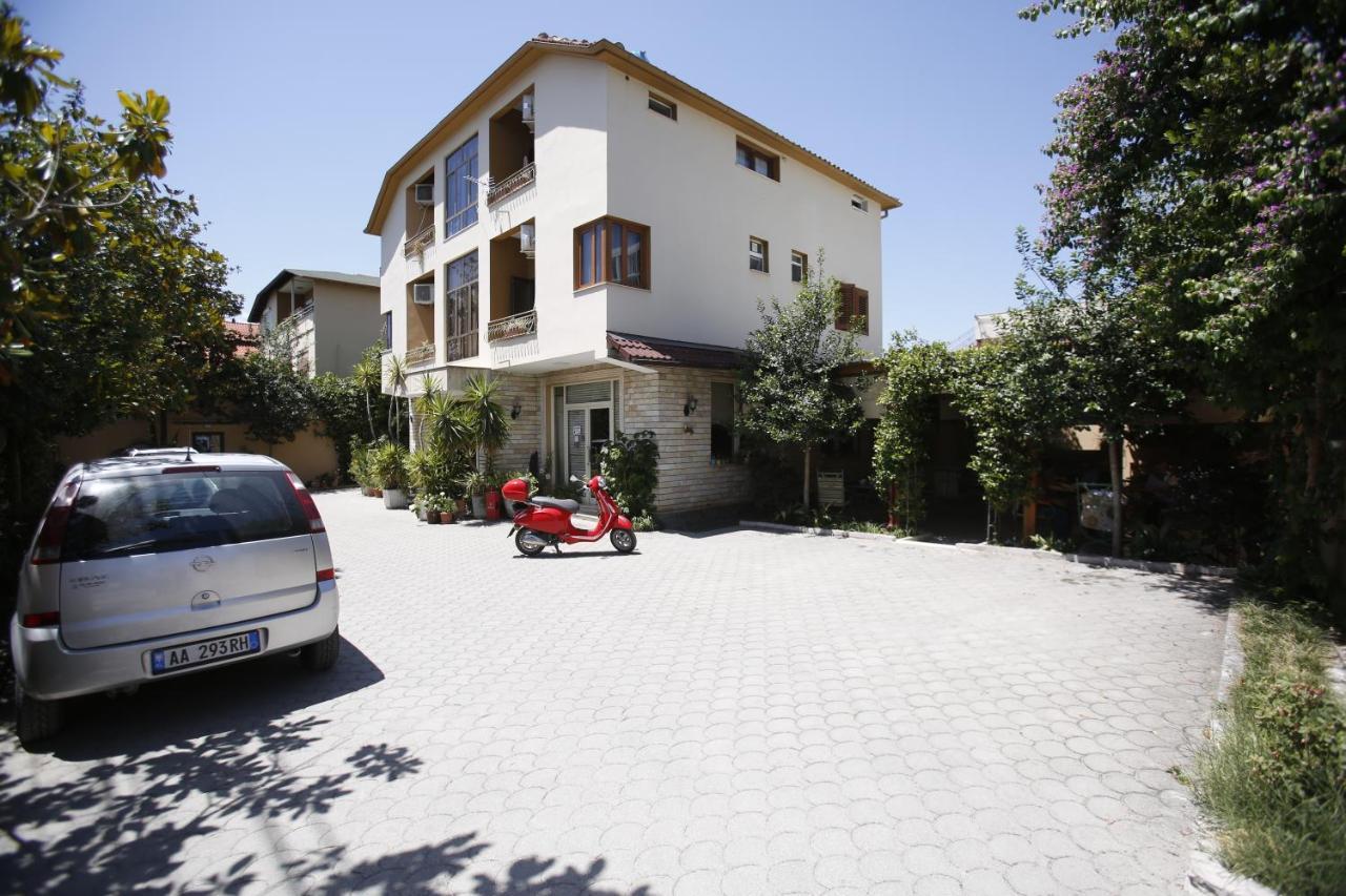 Hotel Akropoli Tirana Exterior photo