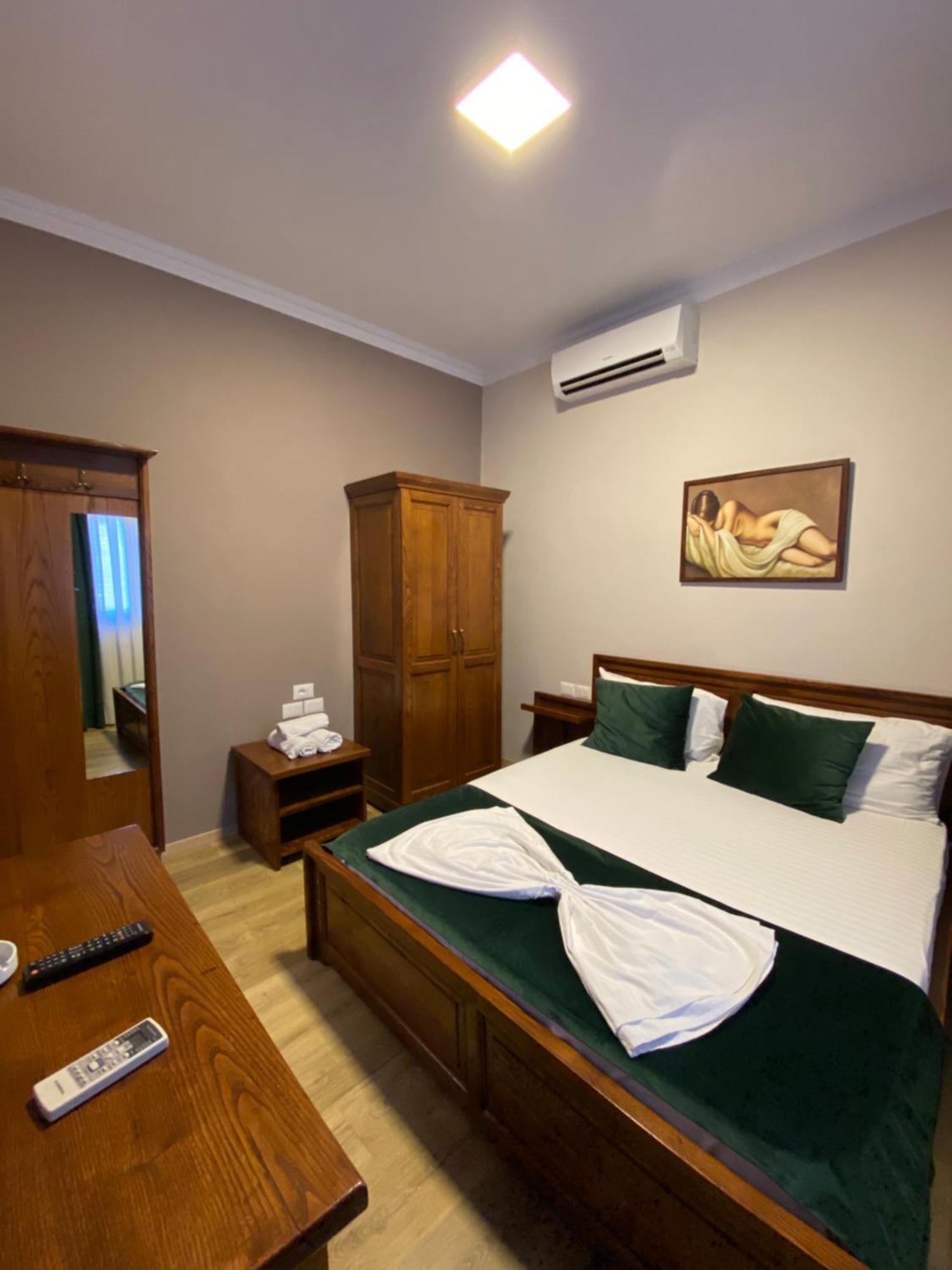 Hotel Akropoli Tirana Exterior photo