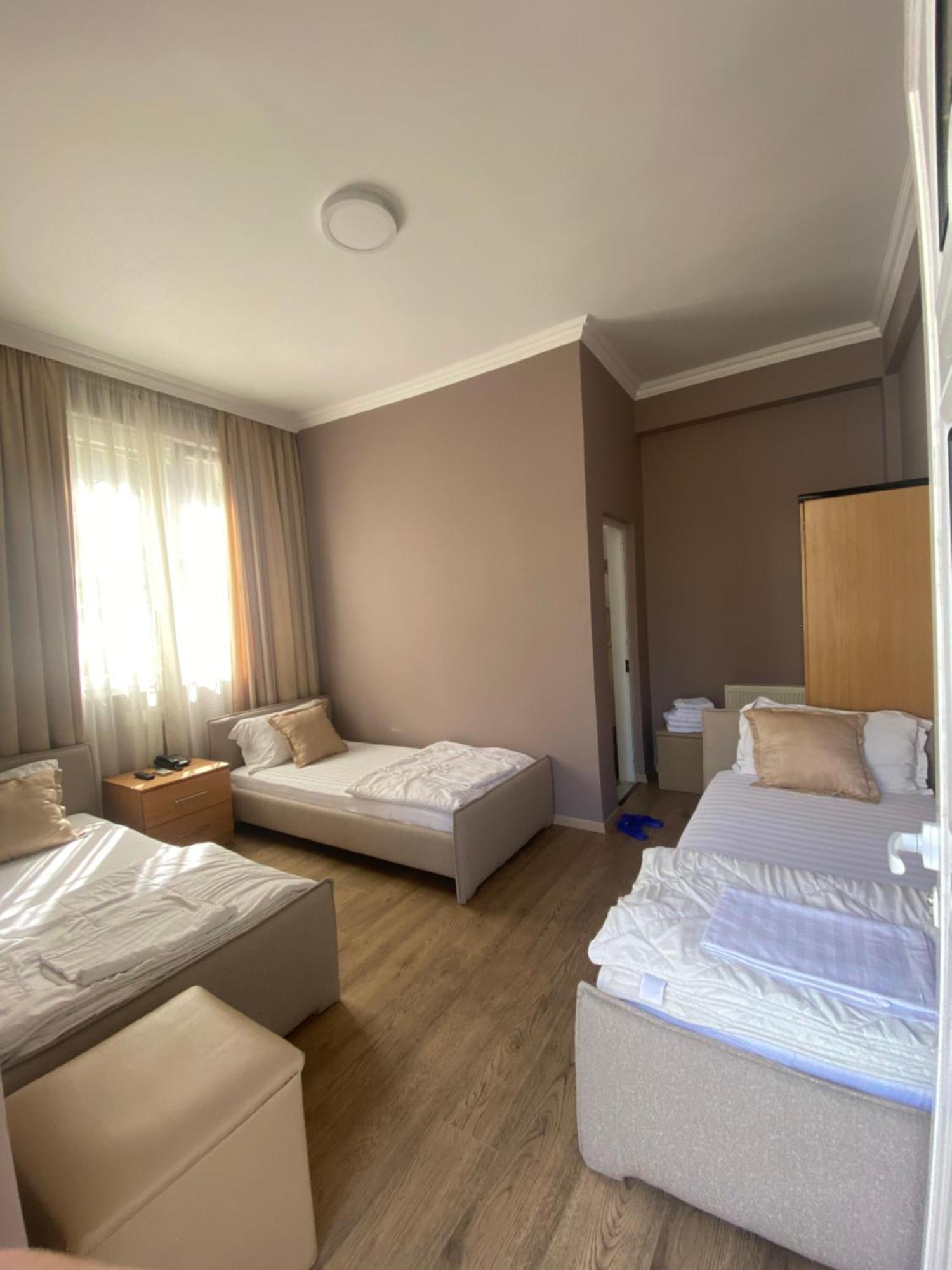 Hotel Akropoli Tirana Exterior photo