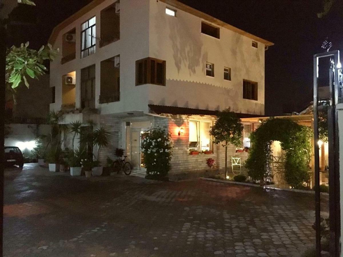 Hotel Akropoli Tirana Exterior photo